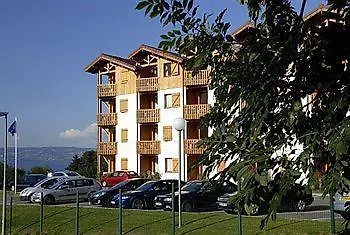 Residence Odalys Les Chalets D'Evian 3*, Evian-les-Bains