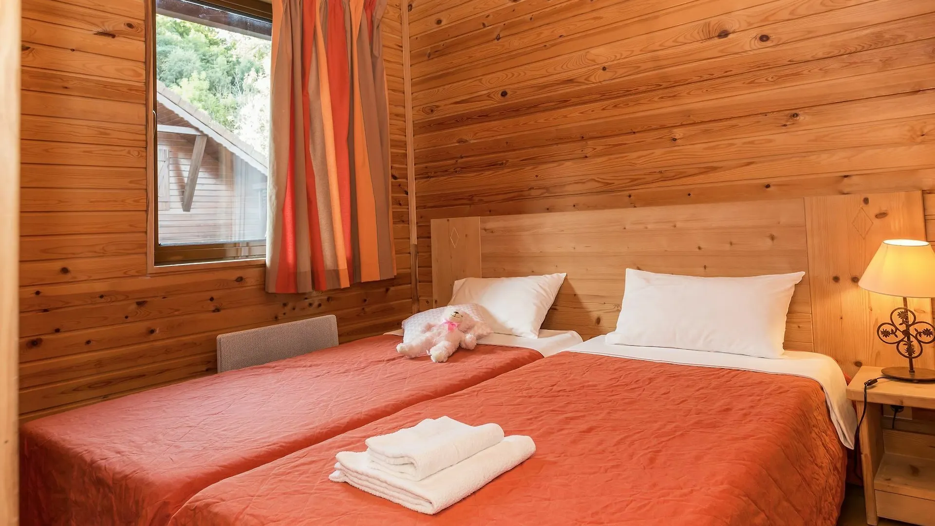 Residence Odalys Les Chalets D'Evian Semesterpark